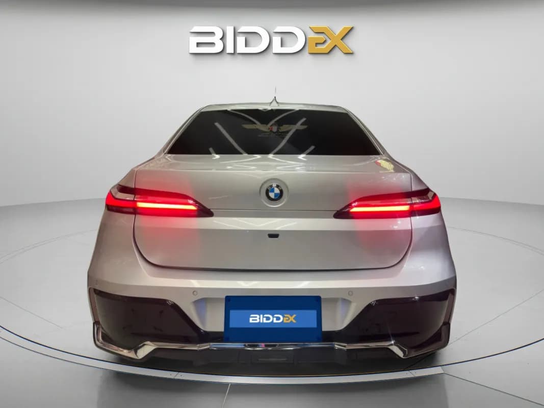 بي ام دبليو 750 LI 2010 في 8 فضي أوتوماتيك — مستعملة