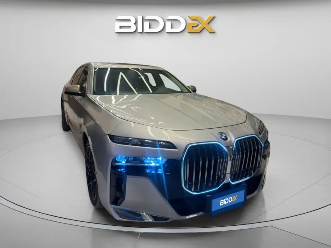 بي ام دبليو 750 LI 2010 في 8 فضي أوتوماتيك — مستعملة