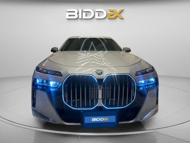 بي ام دبليو 750 LI 2010 في 8 فضي أوتوماتيك — مستعملة - 1