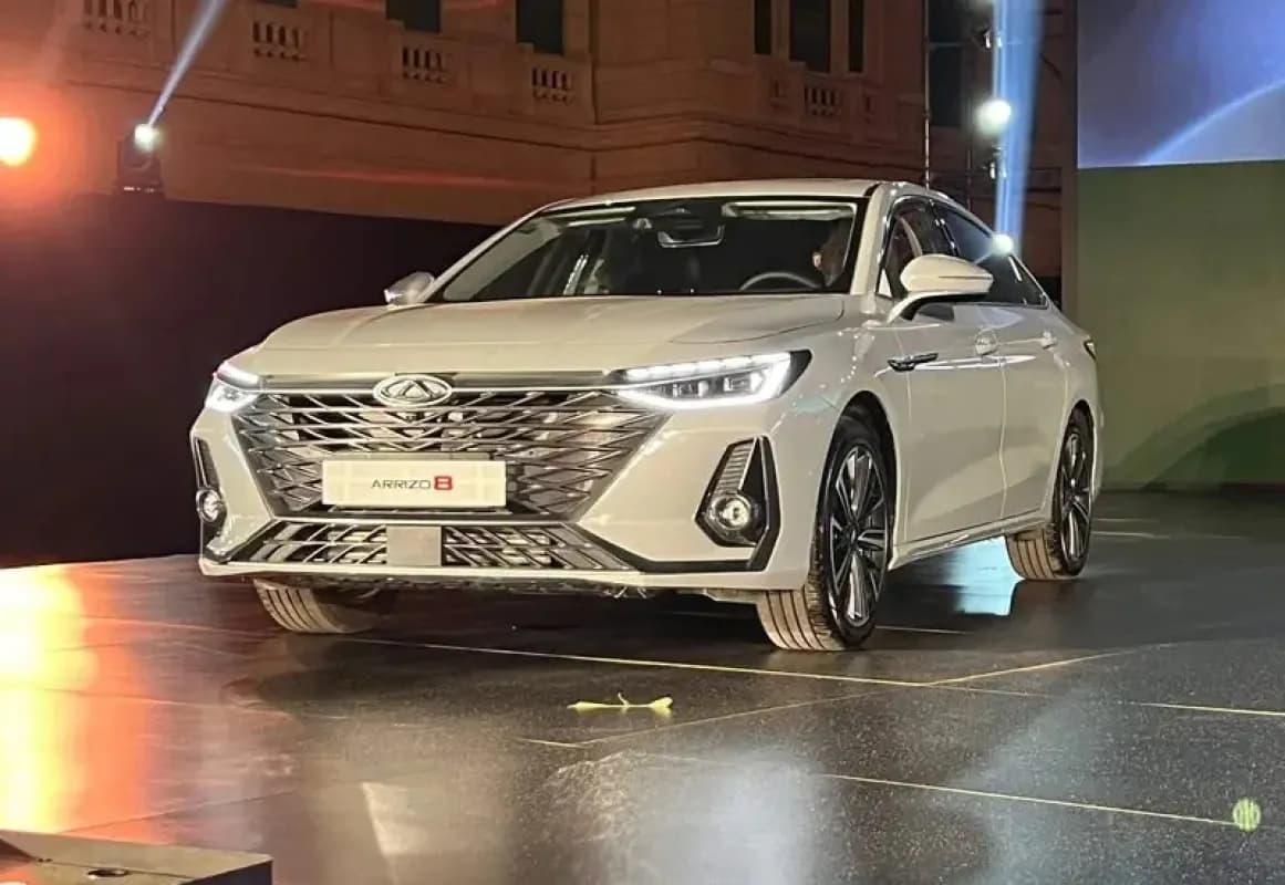 شيري اريزو 8 2026 لاكشري أبيض أوتوماتيك — جديدة