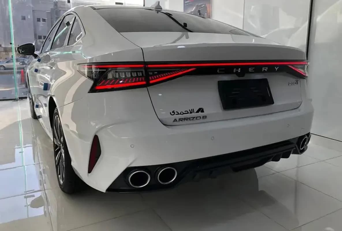 شيري اريزو 8 2026 لاكشري أبيض أوتوماتيك — جديدة