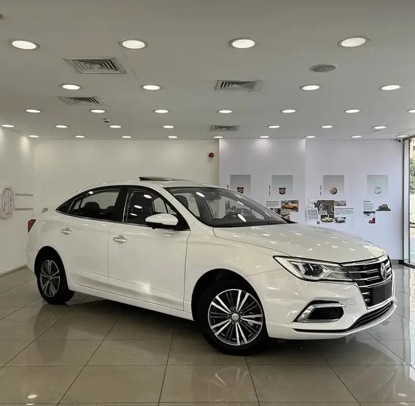 ام جي 5 2026 لاكشري أبيض أوتوماتيك — جديدة