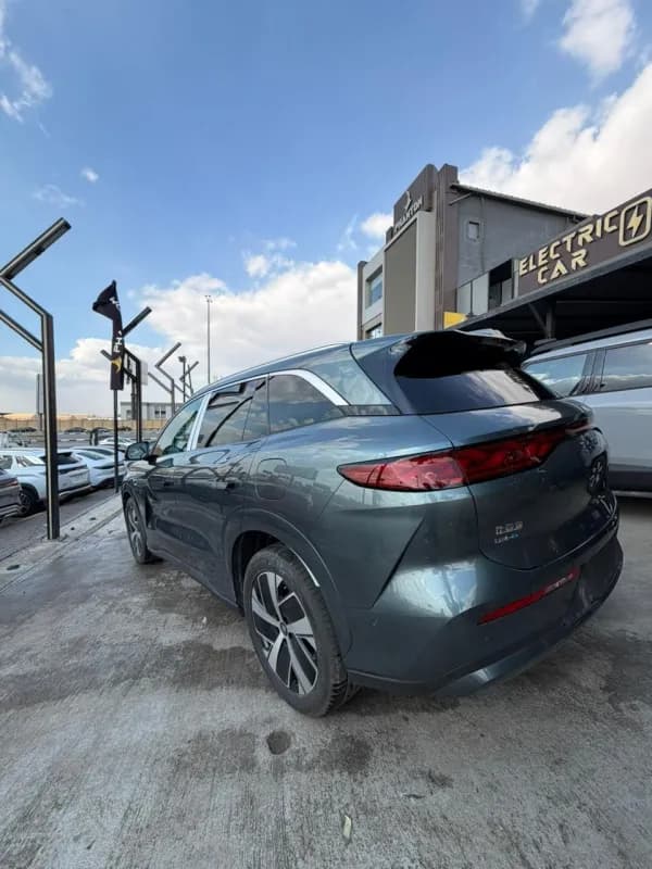 بي واي دي تانج ال 2025