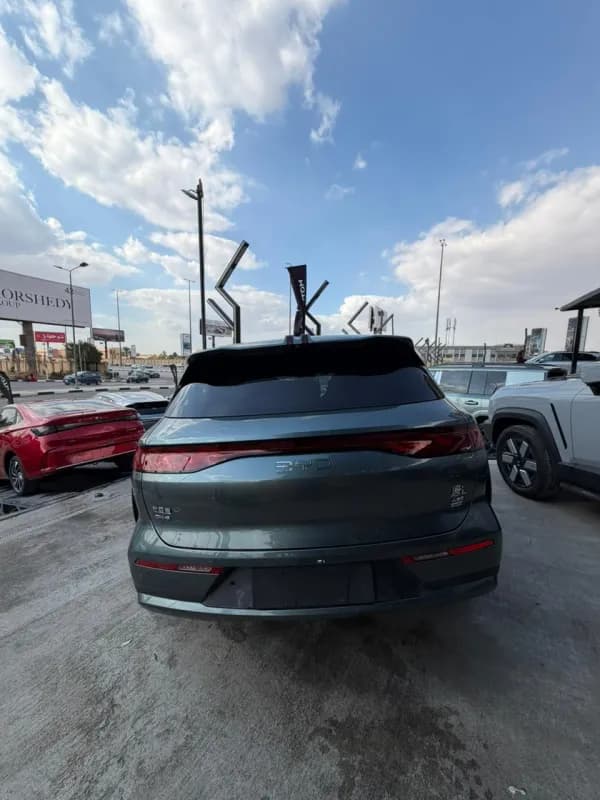 بي واي دي تانج ال 2025