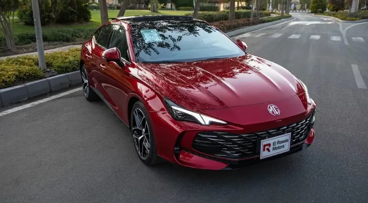 ام جي 7 2026 لاكشري أحمر أوتوماتيك — جديدة