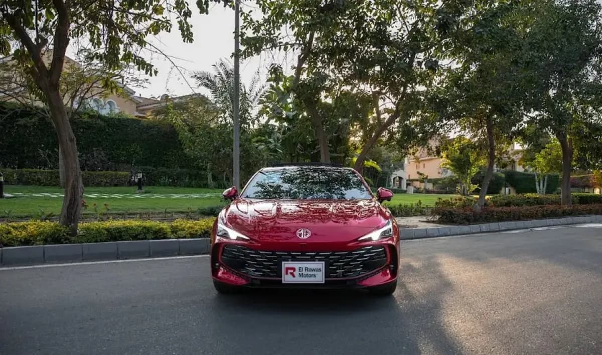 ام جي 7 2026 لاكشري أحمر أوتوماتيك — جديدة