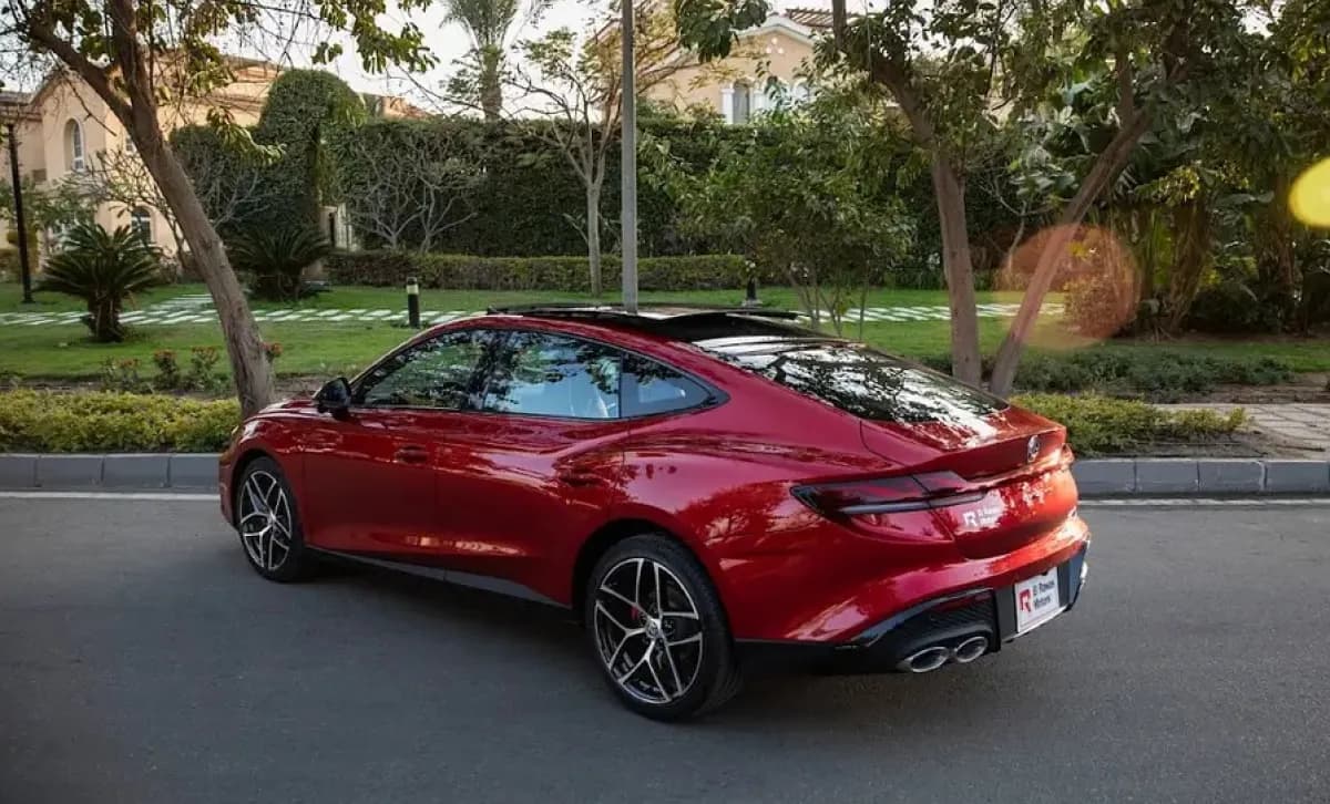 ام جي 7 2026 لاكشري أحمر أوتوماتيك — جديدة