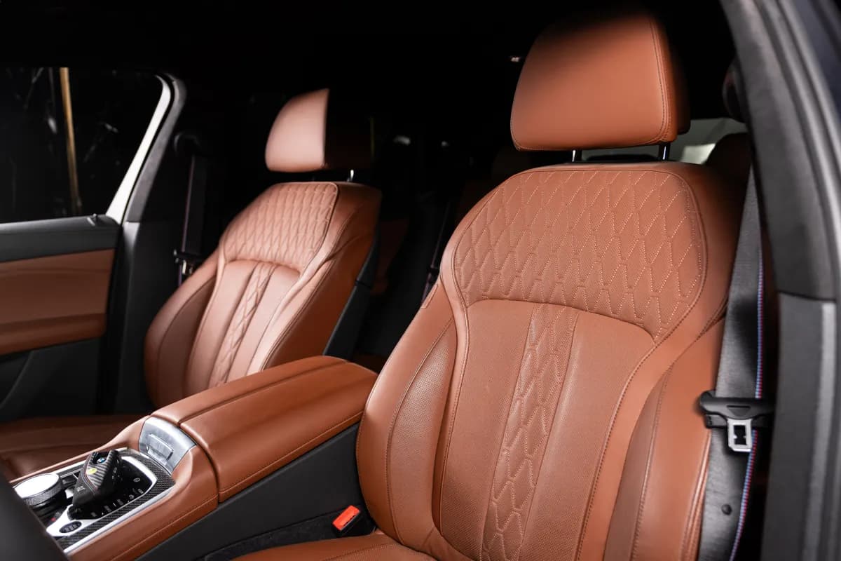 بي ام دبليو X6 2025 ام 40 اي أسود أوتوماتيك — مستعملة