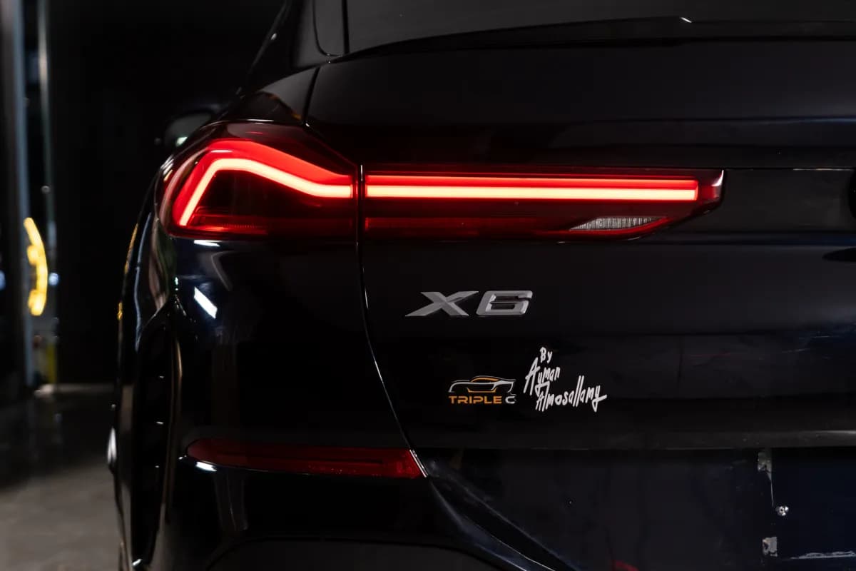 بي ام دبليو X6 2025 ام 40 اي أسود أوتوماتيك — مستعملة