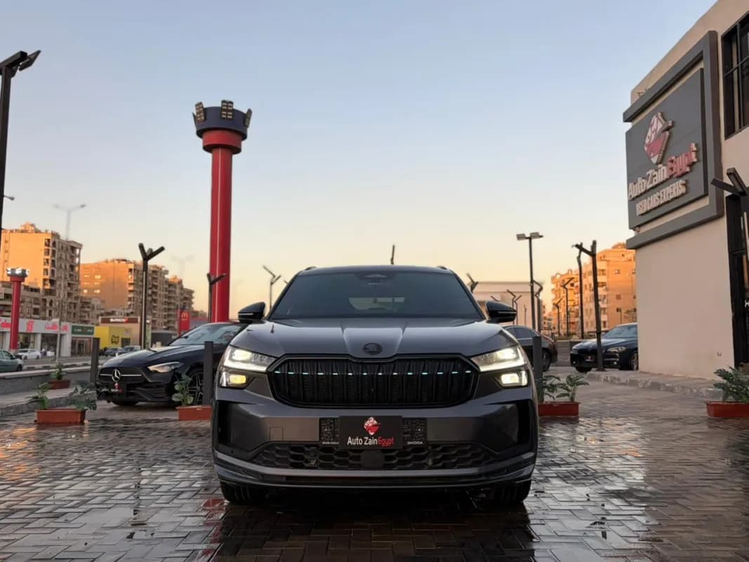سكودا كودياك 2025 سبورت لاين رمادي أوتوماتيك — مستعملة