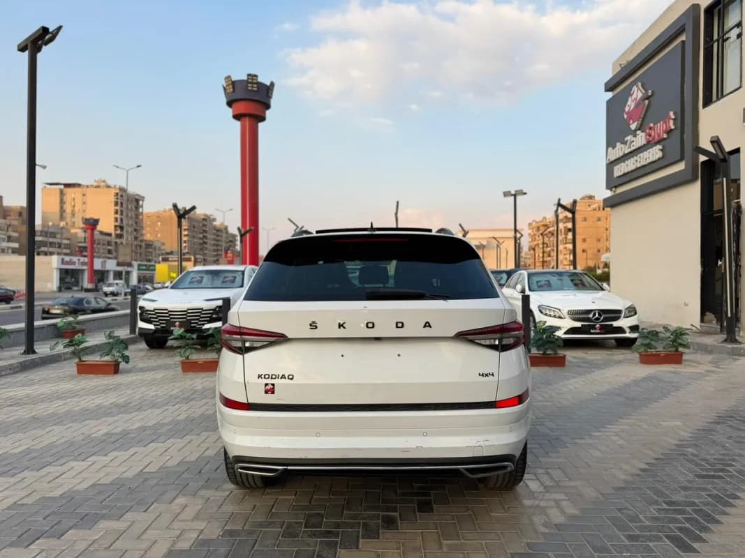سكودا كودياك 2022 سبورت لاين أبيض أوتوماتيك — مستعملة