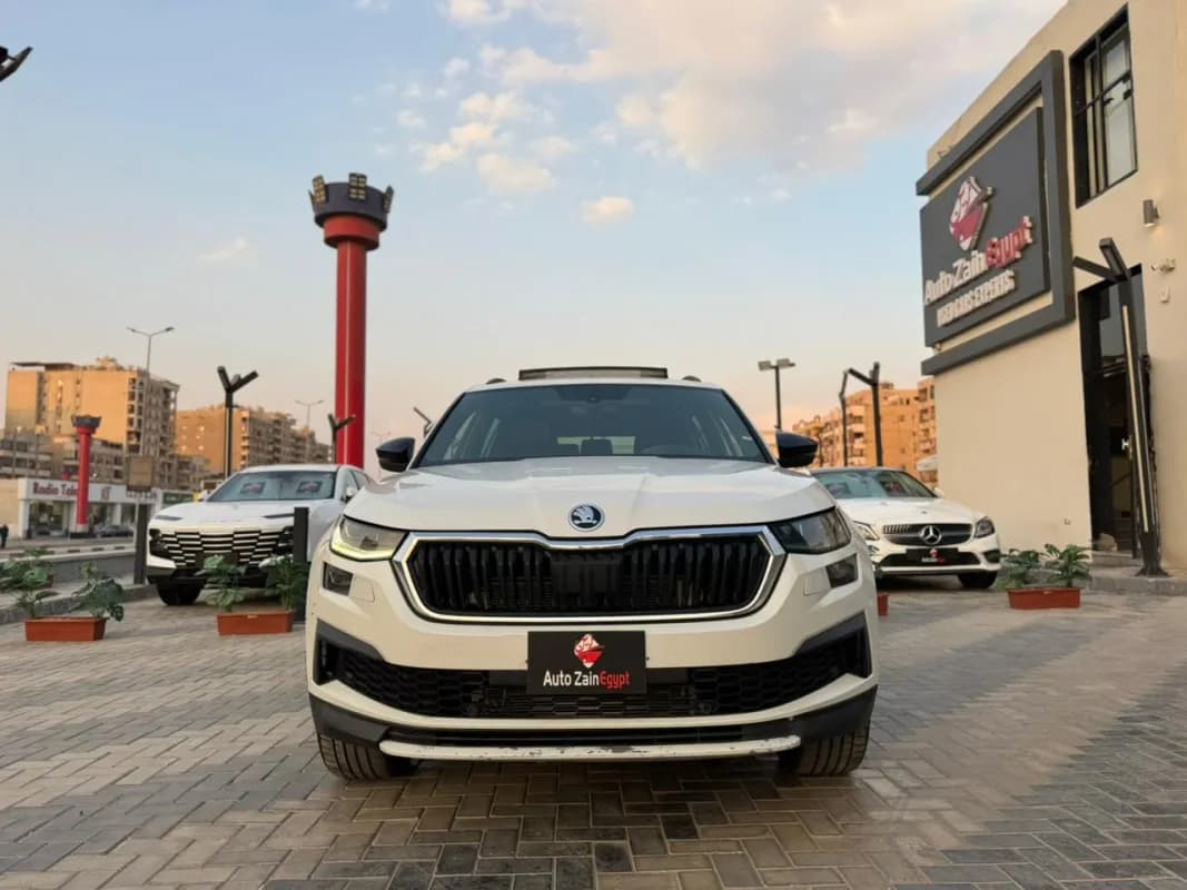 سكودا كودياك 2022 سبورت لاين أبيض أوتوماتيك — مستعملة