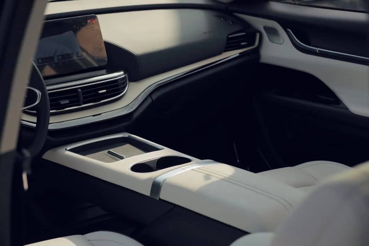 شيري اي كيو 7 2026 لاكشري رمادي أوتوماتيك — جديدة