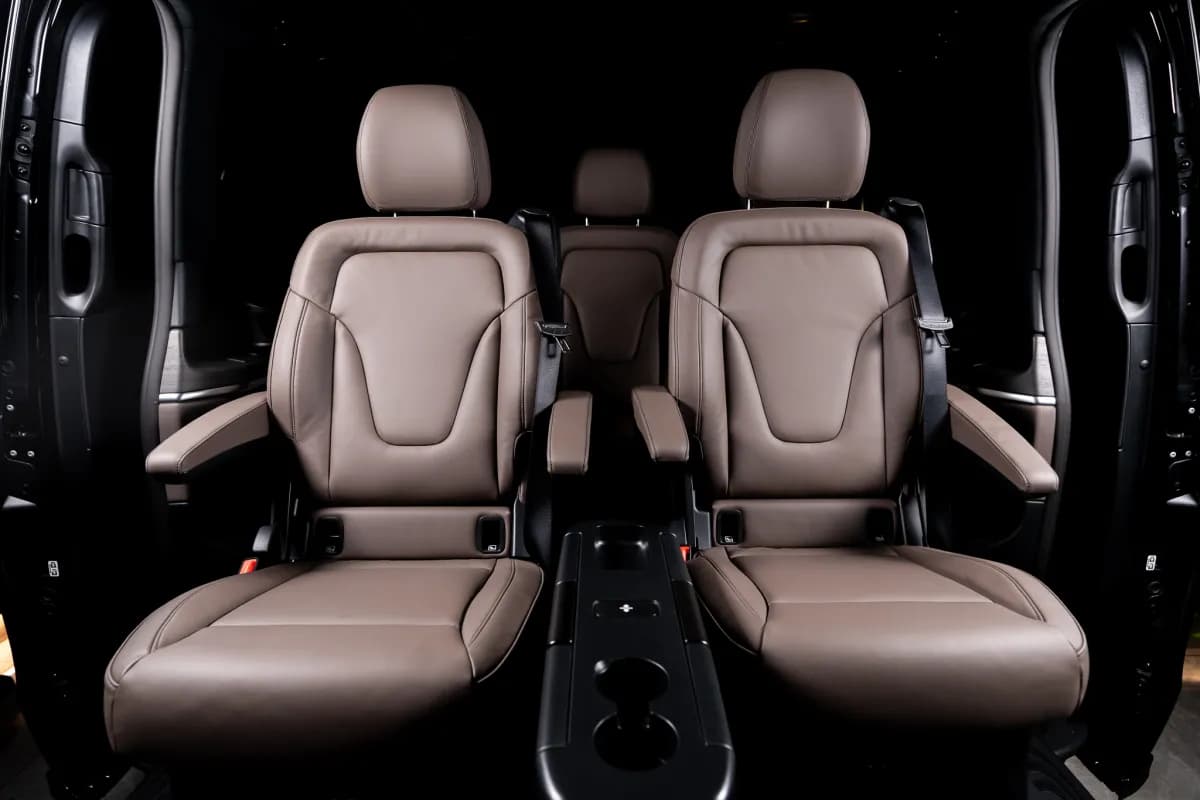 مرسيدس بنز V 300 2026