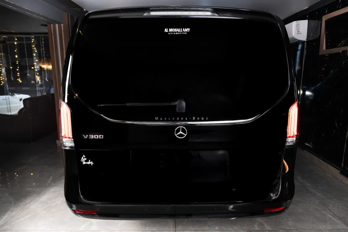 مرسيدس بنز V 300 2026