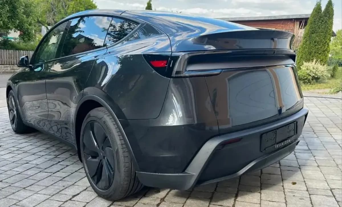 تيسلا موديل واي 2025