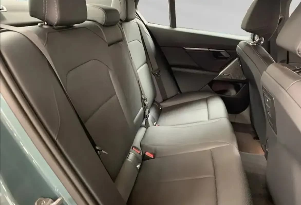 بي ام دبليو اي ٥ 2024