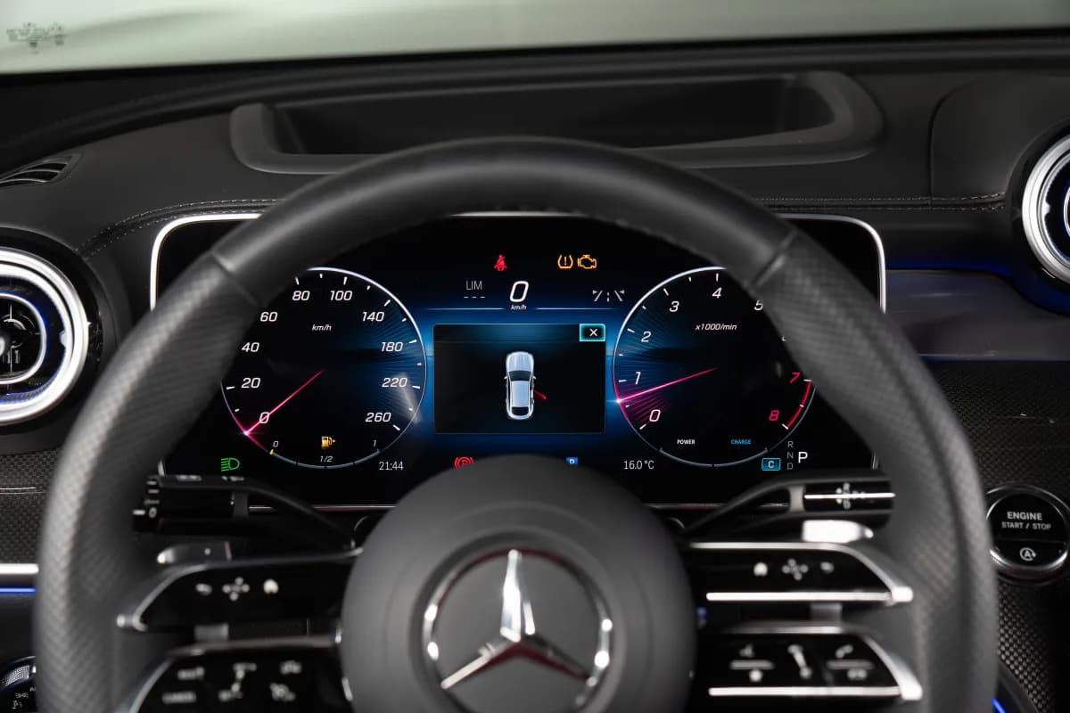 مرسيدس بنز جي ال سي 200 كوبيه 2024