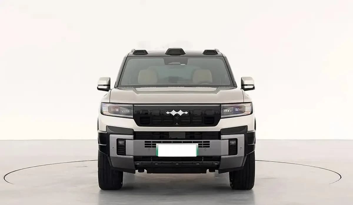 بي واي دي ليوبارد ٨ 2026