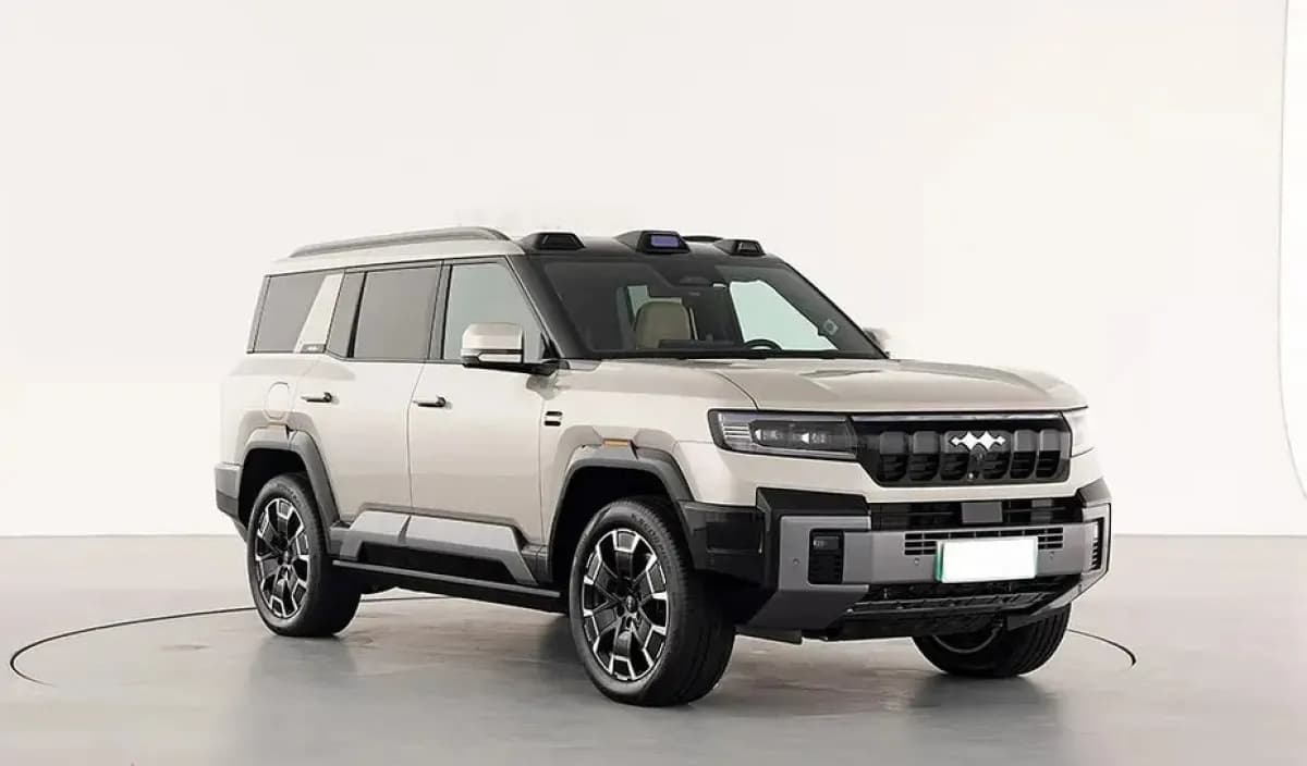 بي واي دي ليوبارد ٨ 2026