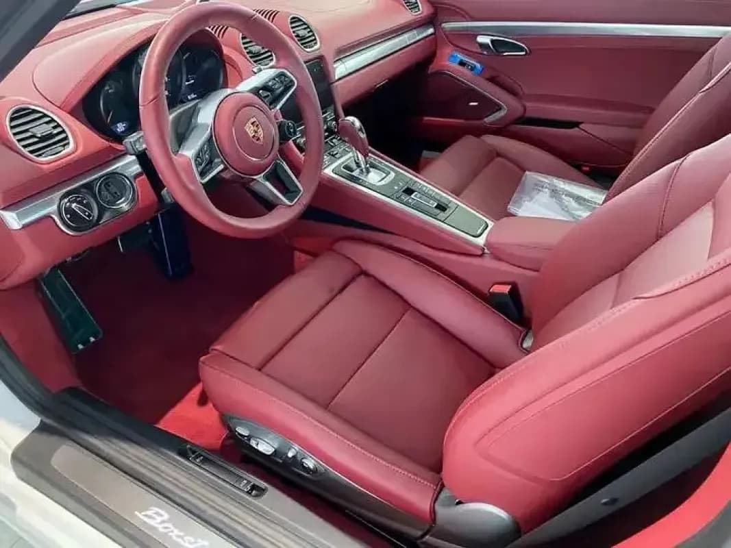 بورش 718بوكستر 2024