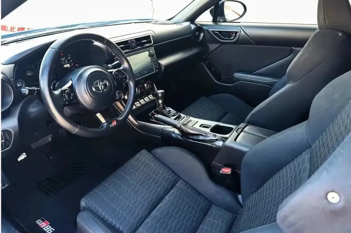 تويوتا جي ار 86 2024