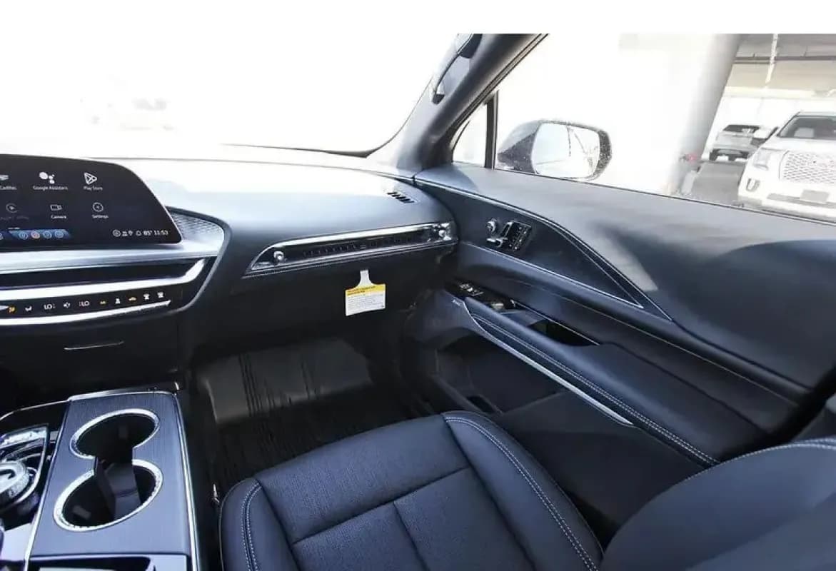 كاديلاك ال واي أر أي كيو 2026