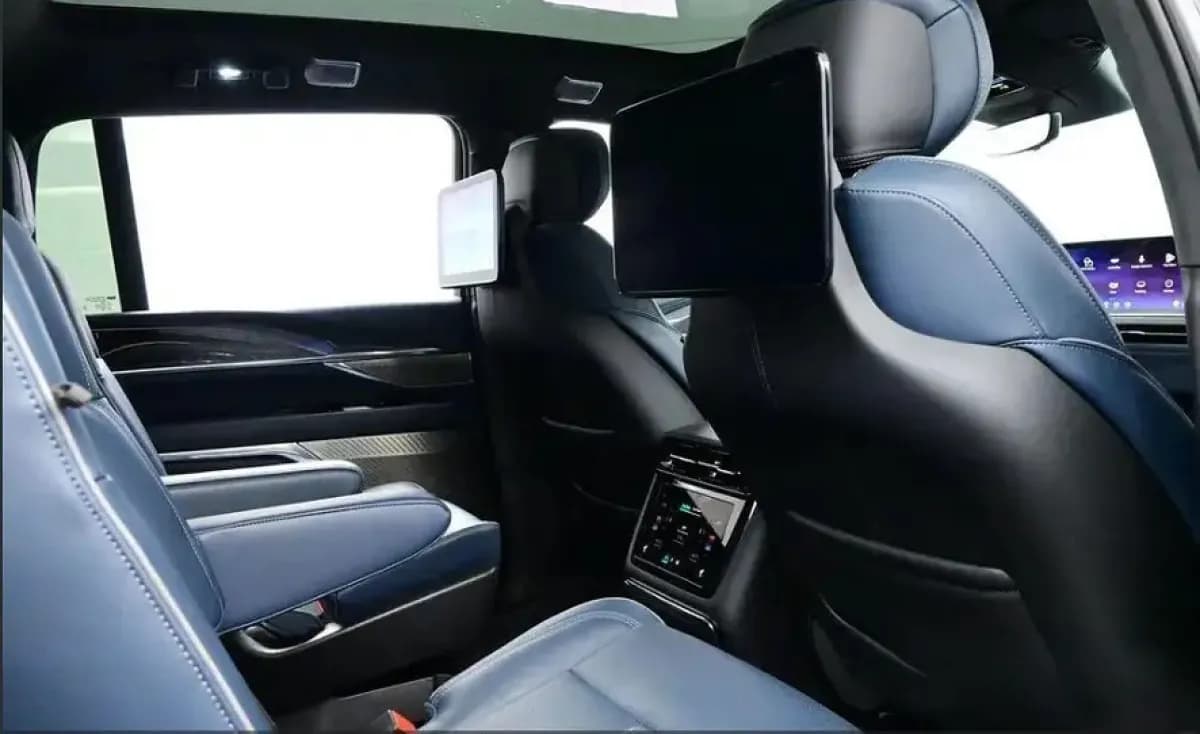 كاديلاك إسكاليد 2025