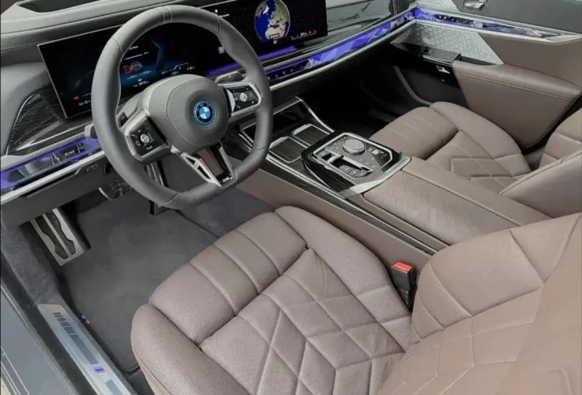 بي ام دبليو أي 7 2024 اي درايف 50 اي ام-سبورت رمادي أوتوماتيك — مستعملة