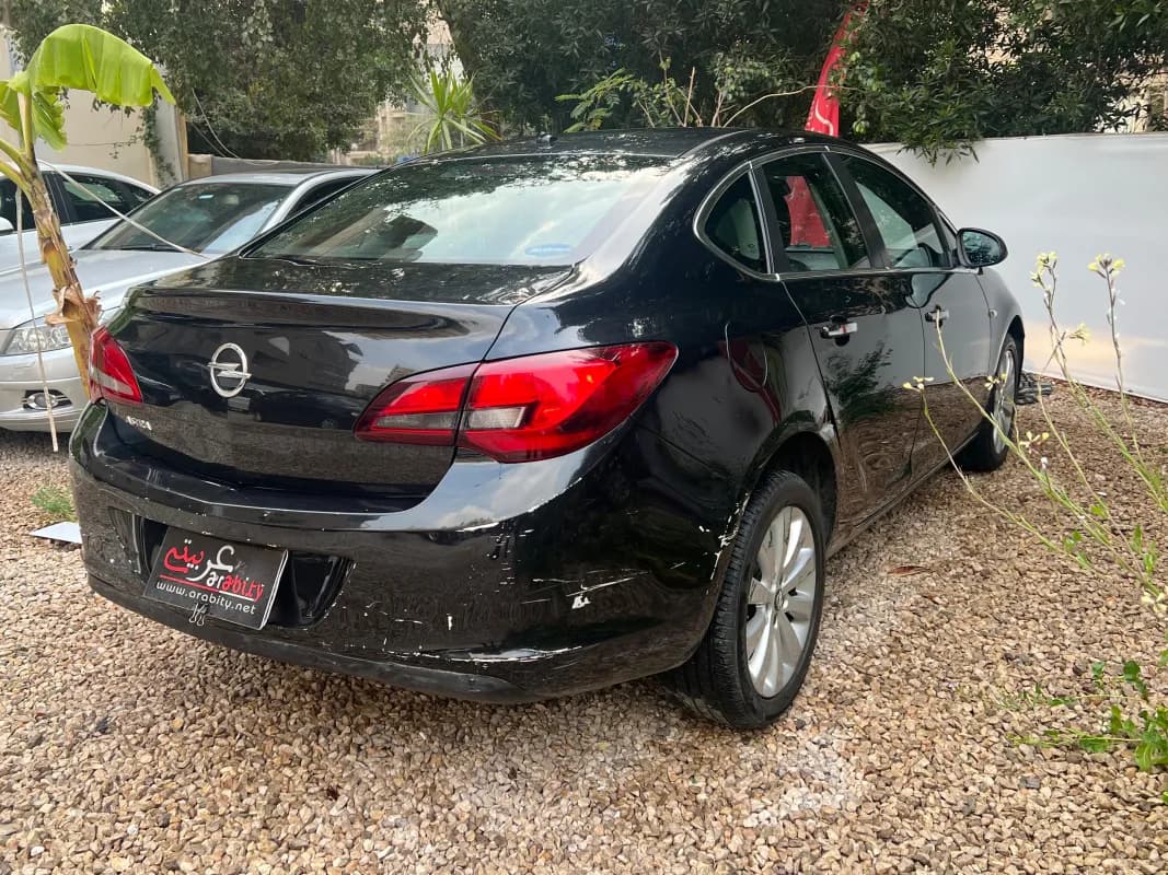 أوبل استرا 2013