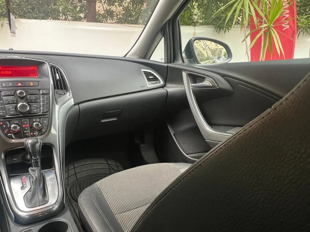 أوبل استرا 2013