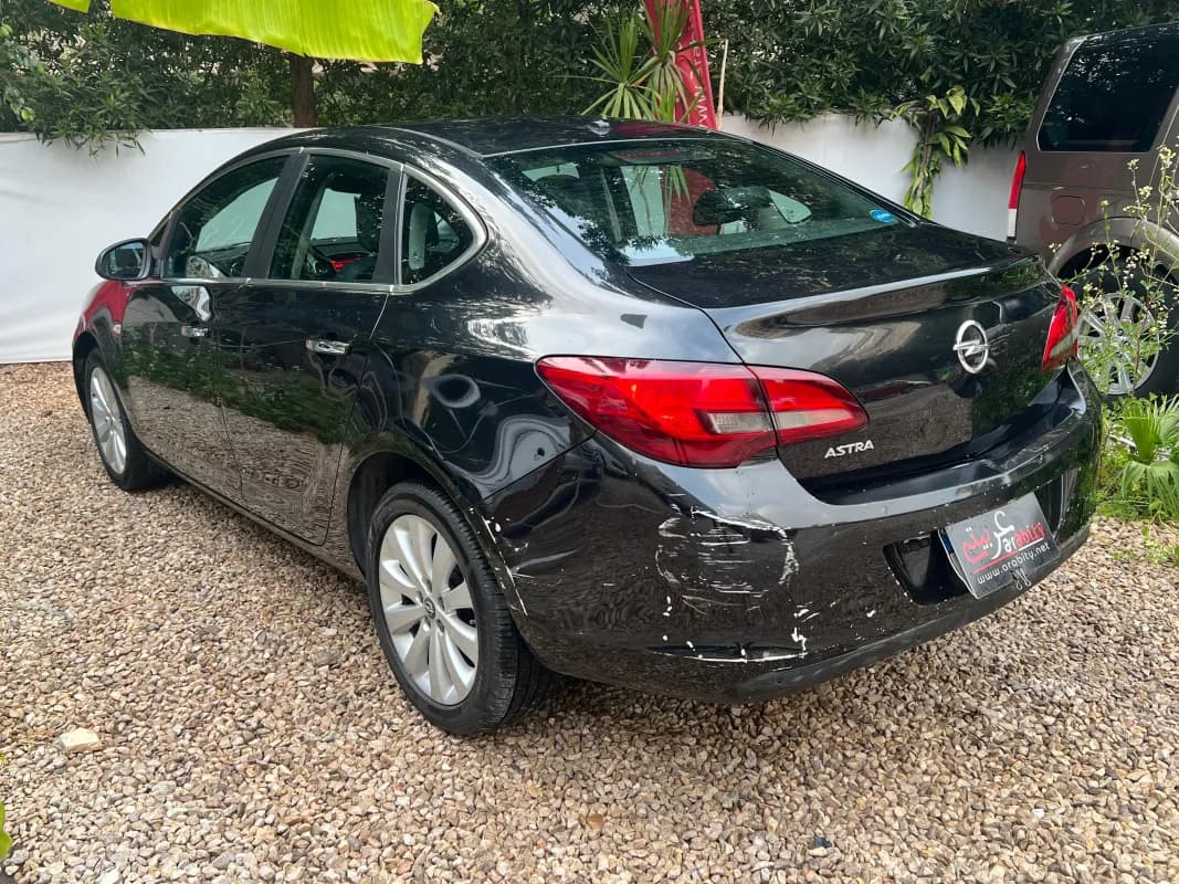 أوبل استرا 2013