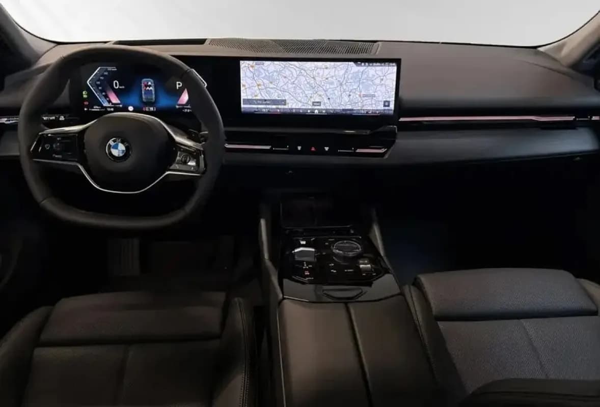 بي ام دبليو 520 2024 ام سبورت رمادي أوتوماتيك — مستعملة