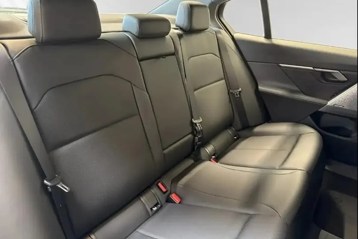 بي ام دبليو 520 2024 ام سبورت رمادي أوتوماتيك — مستعملة