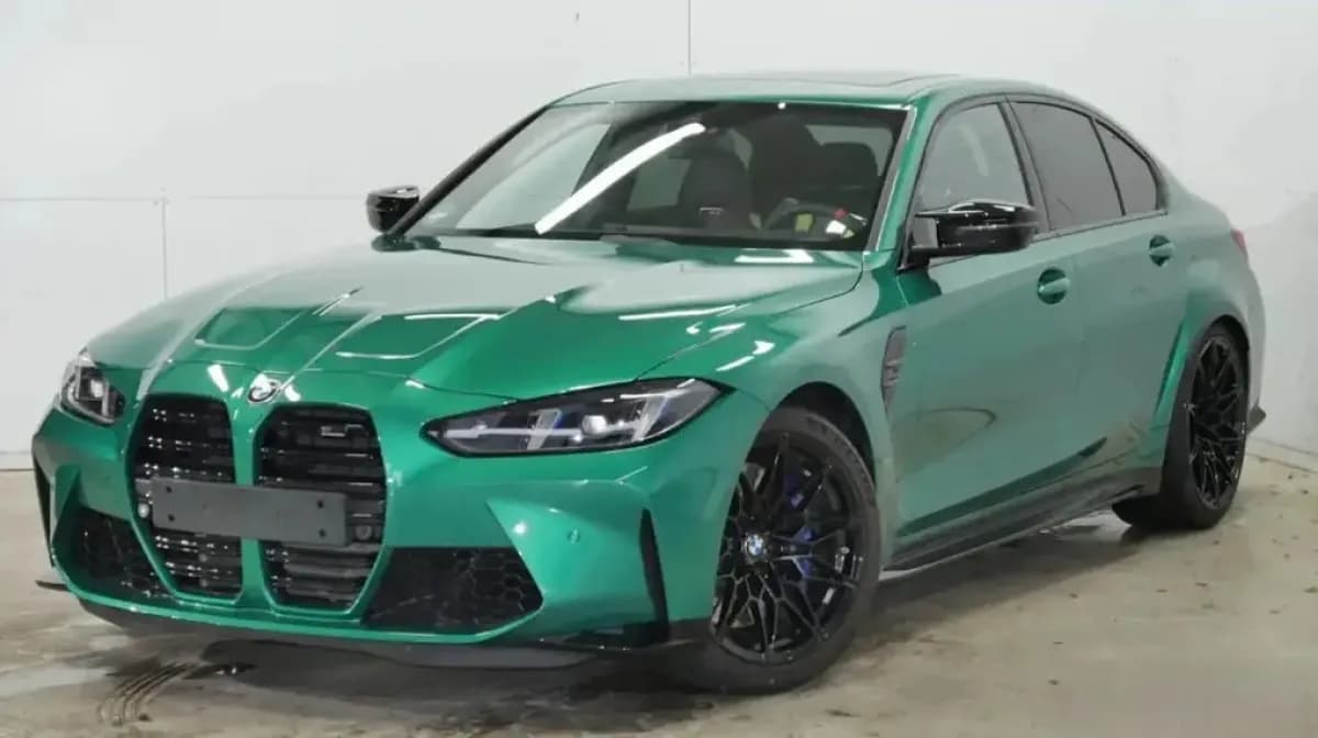 بي ام دبليو M3 2025 ام-سبورت أخضر أوتوماتيك — مستعملة