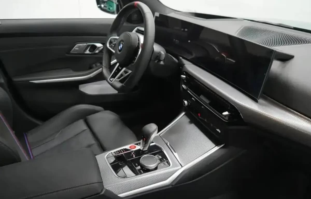 بي ام دبليو M3 2025 ام-سبورت أخضر أوتوماتيك — مستعملة