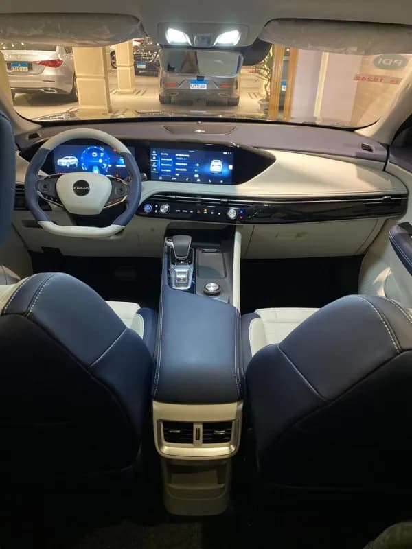 دونج فينج هيوج 2025