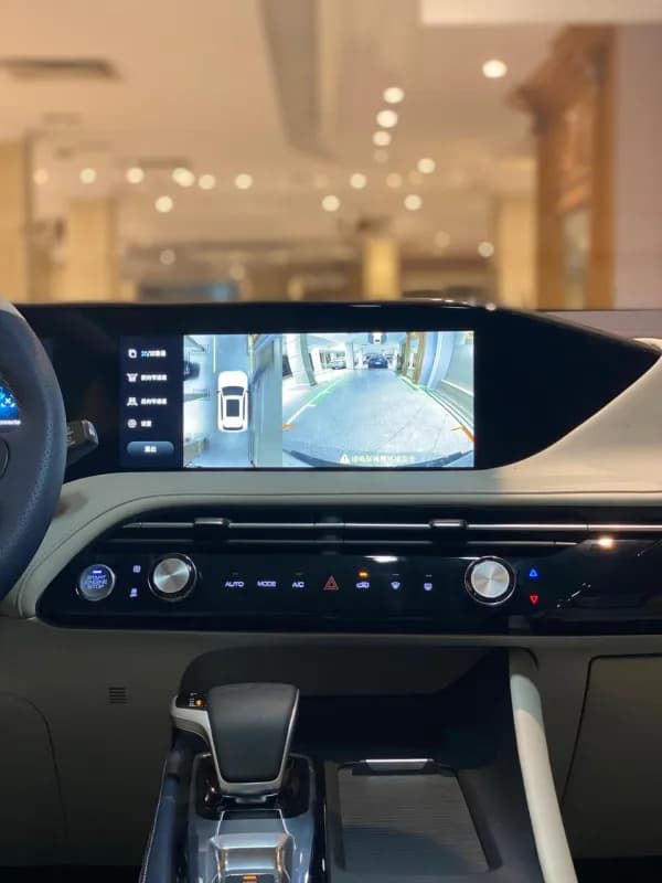 دونج فينج هيوج 2025 اسبيشيال كولور أسود أوتوماتيك — جديدة