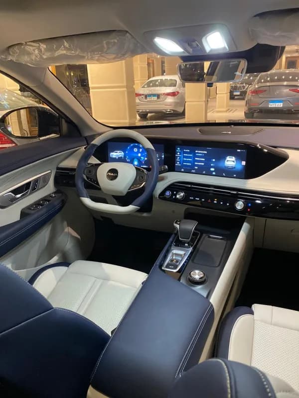 دونج فينج هيوج 2025