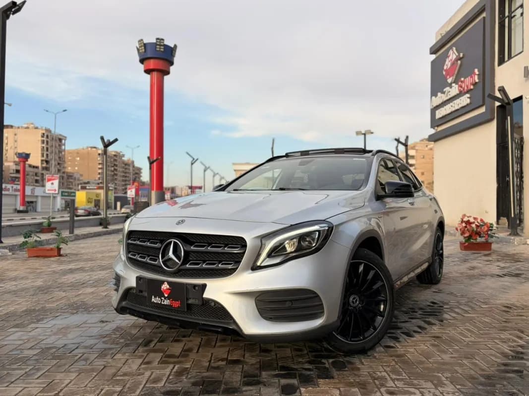 مرسيدس بنز GLA 200 2020 ايه ام جي فضي أوتوماتيك — مستعملة