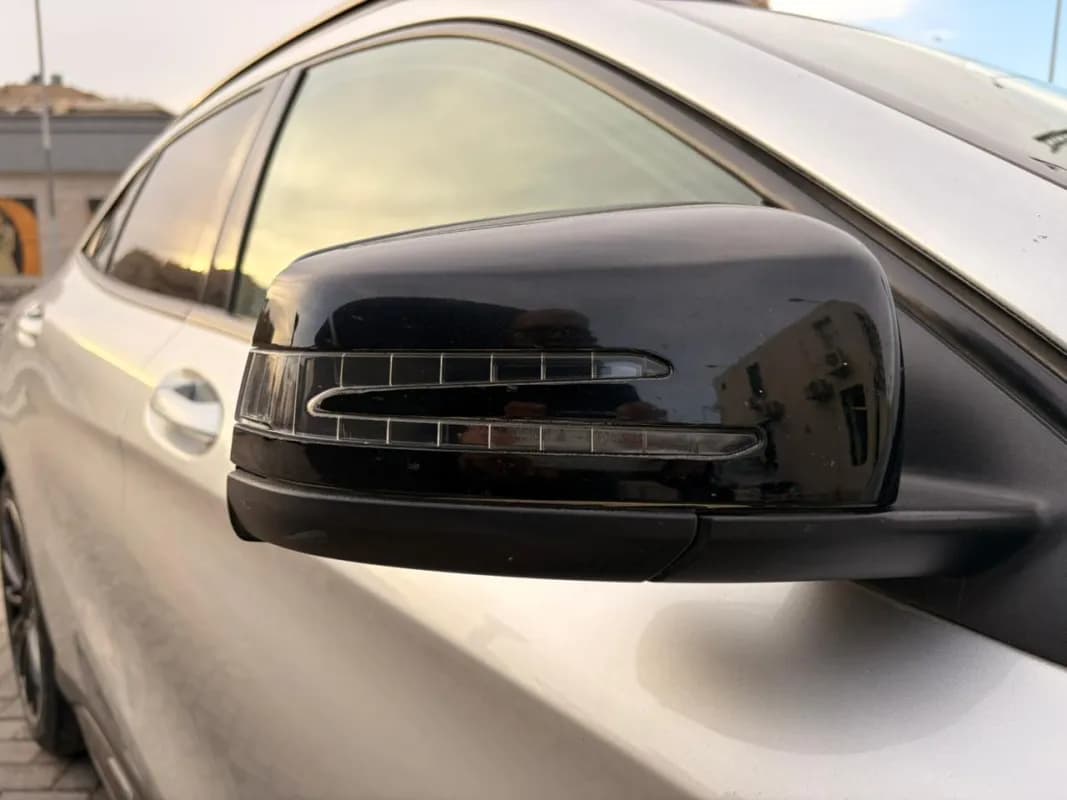 مرسيدس بنز GLA 200 2020 ايه ام جي فضي أوتوماتيك — مستعملة