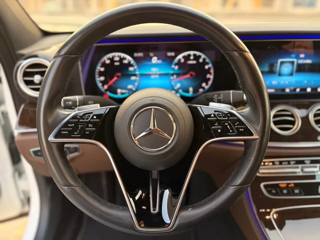 مرسيدس بنز E300 2021