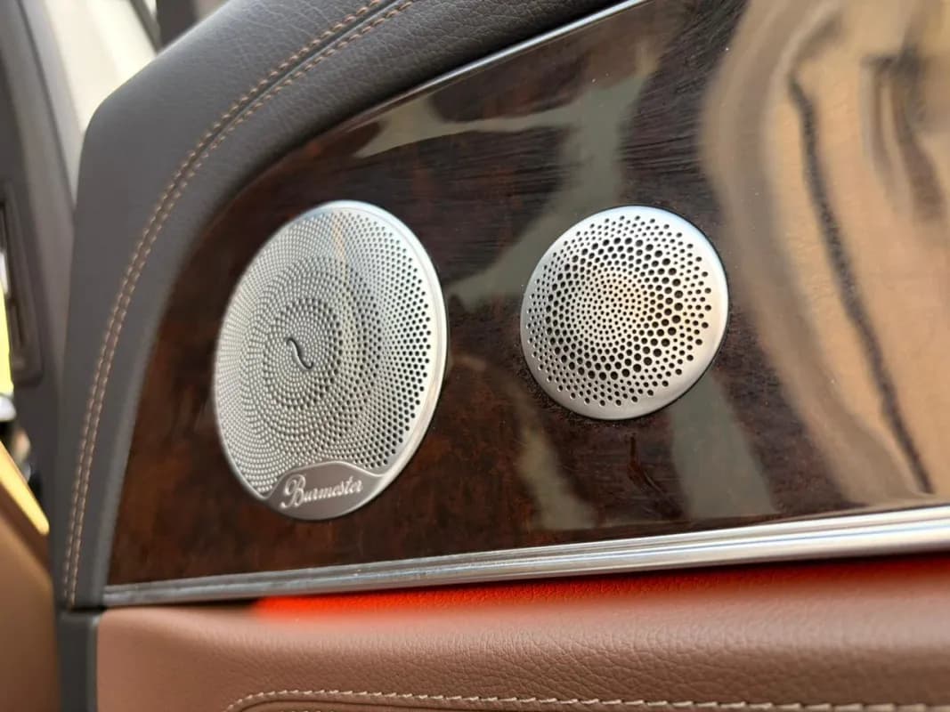 مرسيدس بنز E300 2021