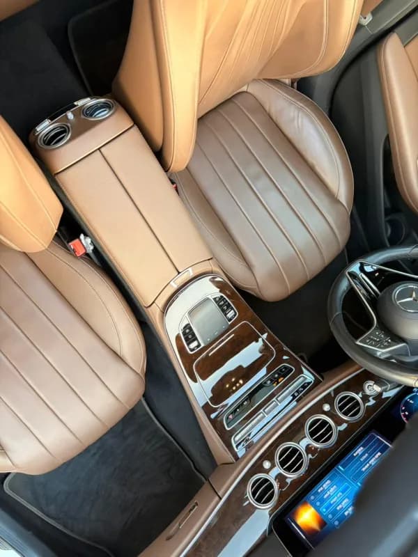 مرسيدس بنز E300 2021