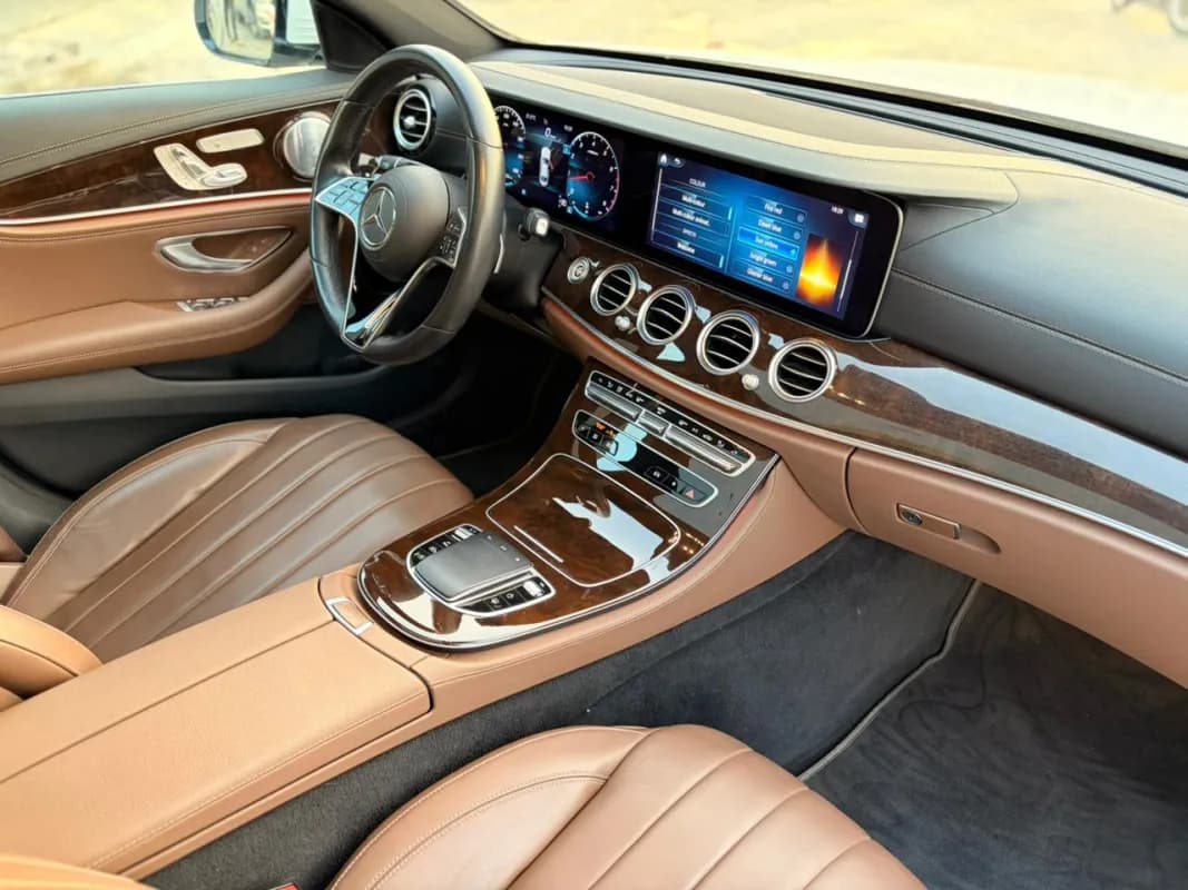 مرسيدس بنز E300 2021