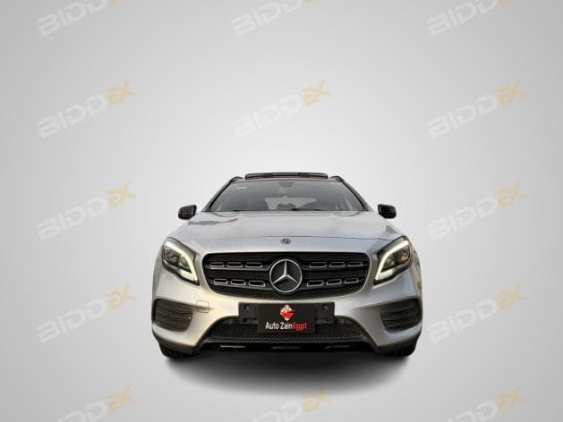 مرسيدس بنز GLA 200 2020 ايه ام جي فضي أوتوماتيك — مستعملة