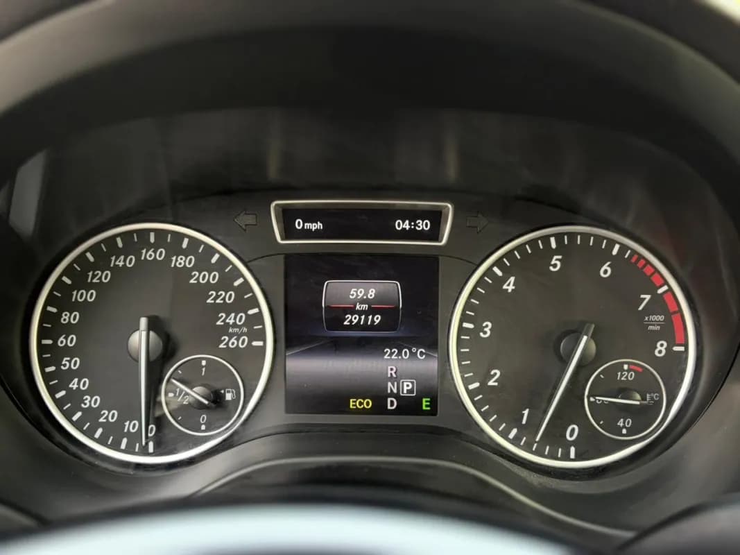 مرسيدس بنز A200 2014