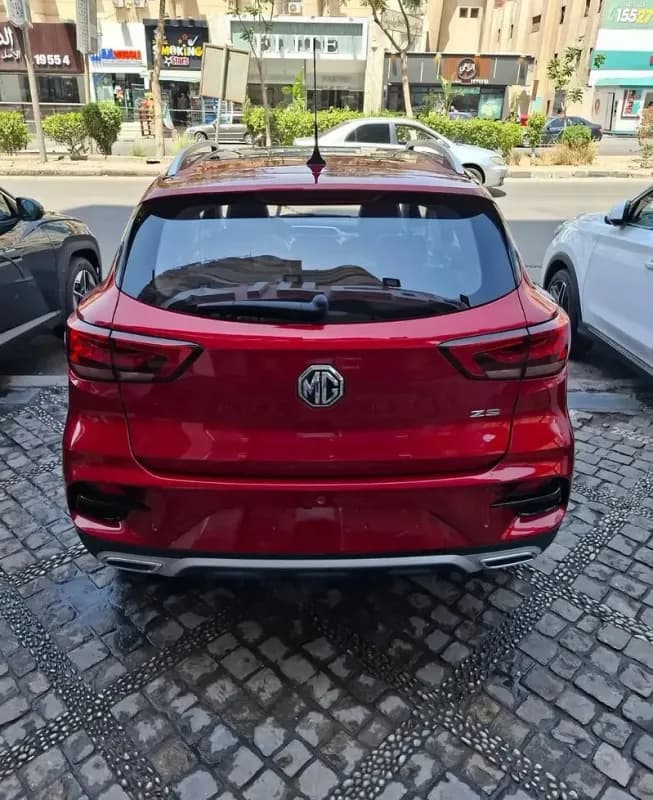 ام جي اتش اس 2026 لاكشري أحمر أوتوماتيك — جديدة