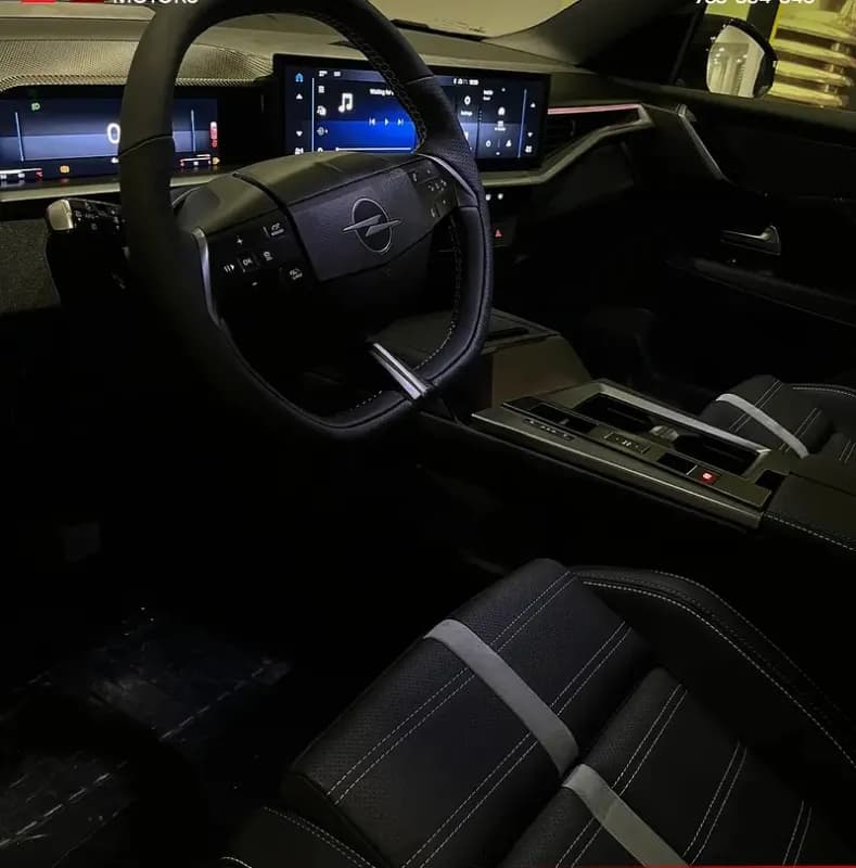 أوبل جراند لاند 2026 توب لاين رمادي أوتوماتيك — جديدة