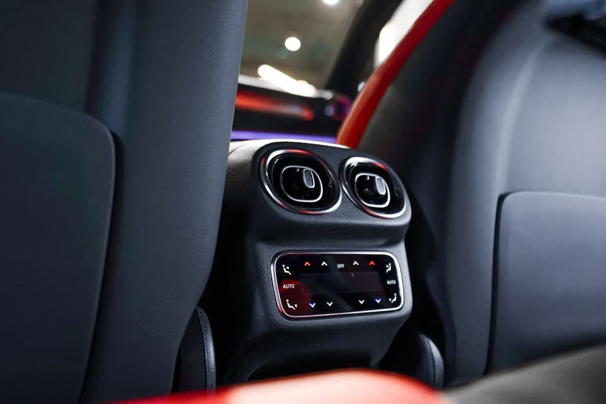 مرسيدس بنز GLC 300 2025